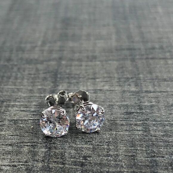 COPY - Sterling Silver 4mm Diamond stud earrings - Picture 3 of 6
